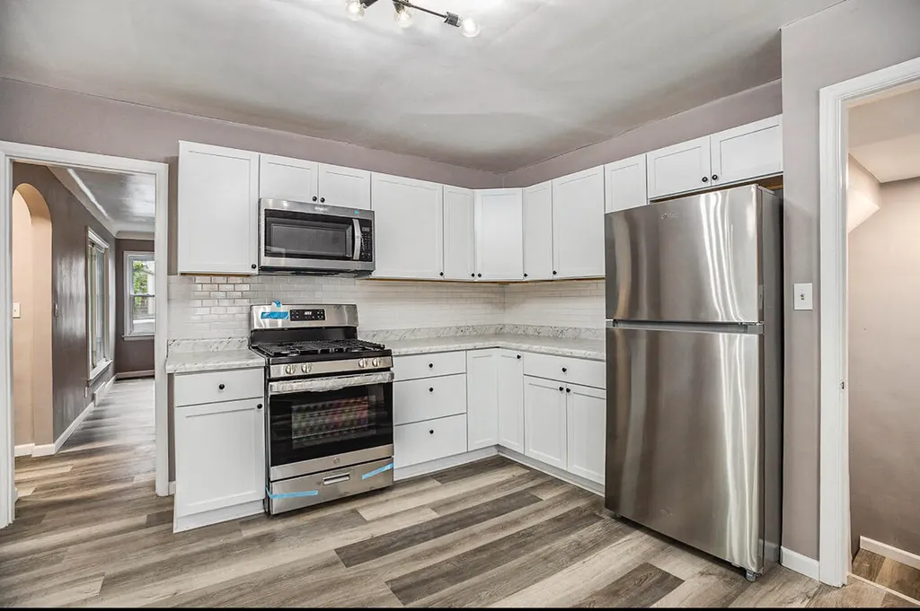 2328 Monroe Avenue NE Grand Rapids City MI 49505