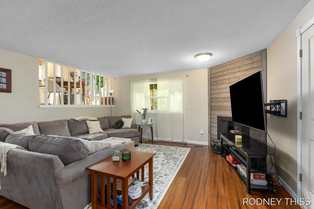1332 Ball Avenue NE Grand Rapids City MI 49505
