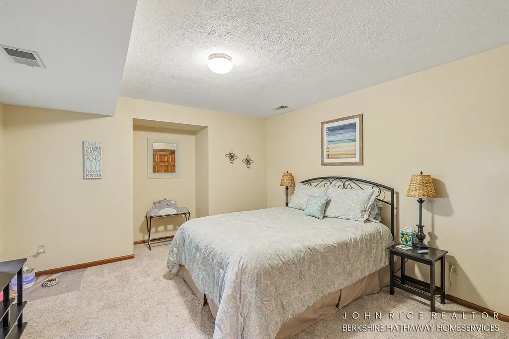 2276 Old Dominion Court SE Kentwood City MI 49508