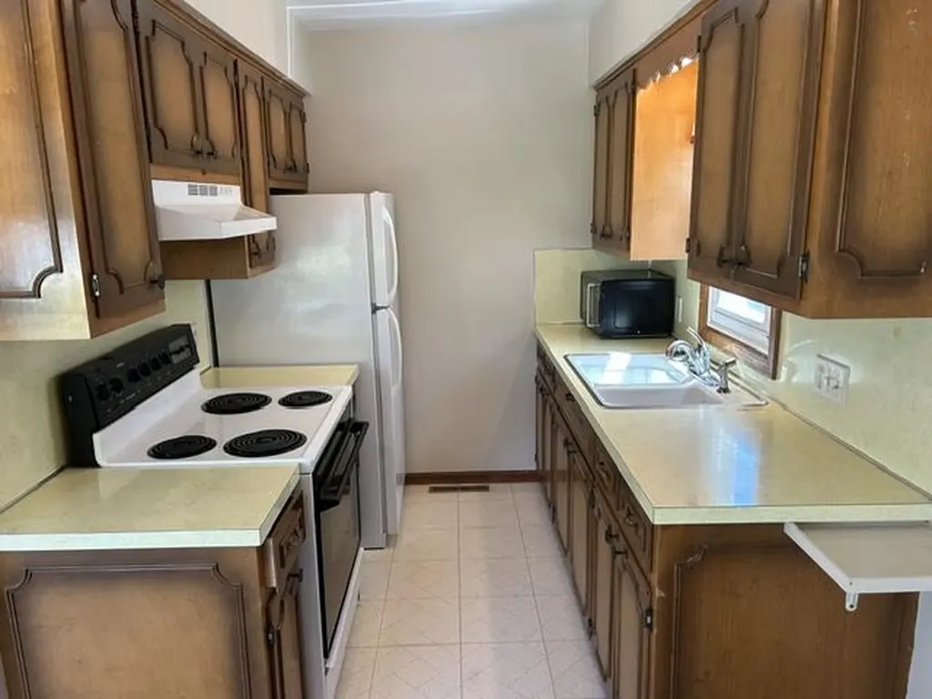 905 Village Lane Georgetown Charter Township MI 49428