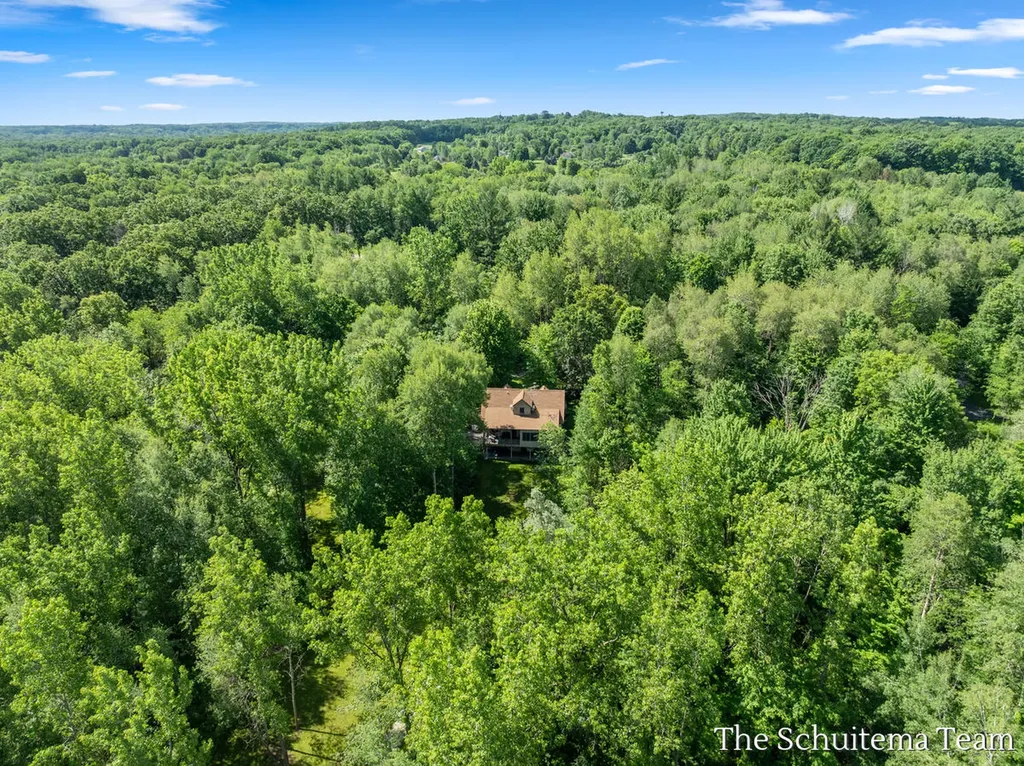 10155 Rogue Pond Drive NE Algoma Township MI 49341