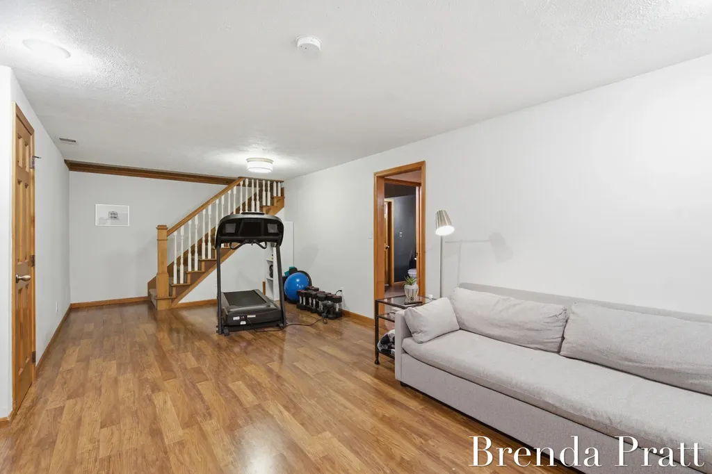5274 Crooked Pine Drive SW Wyoming City MI 49418