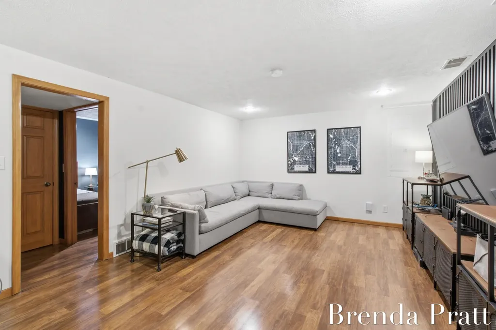5274 Crooked Pine Drive SW Wyoming City MI 49418