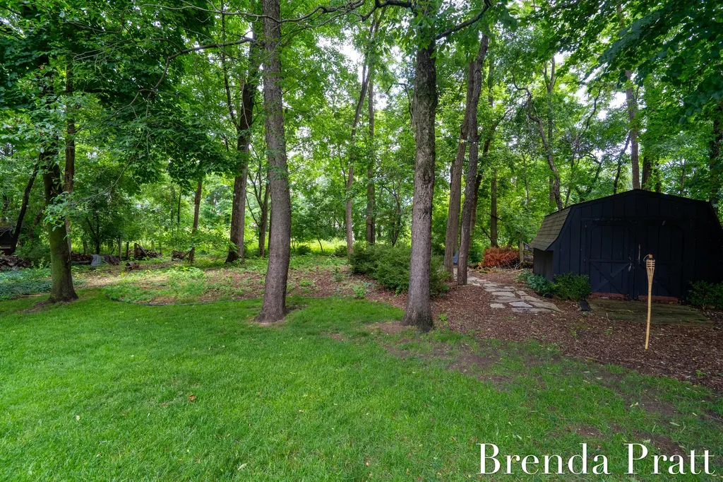 5274 Crooked Pine Drive SW Wyoming City MI 49418