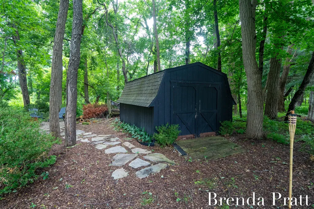 5274 Crooked Pine Drive SW Wyoming City MI 49418