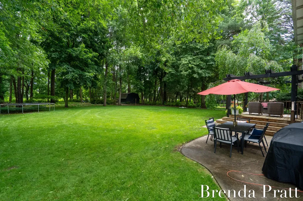 5274 Crooked Pine Drive SW Wyoming City MI 49418