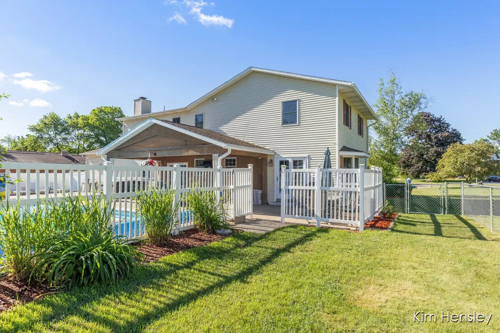 1594 Louva Court Belding City MI 48809