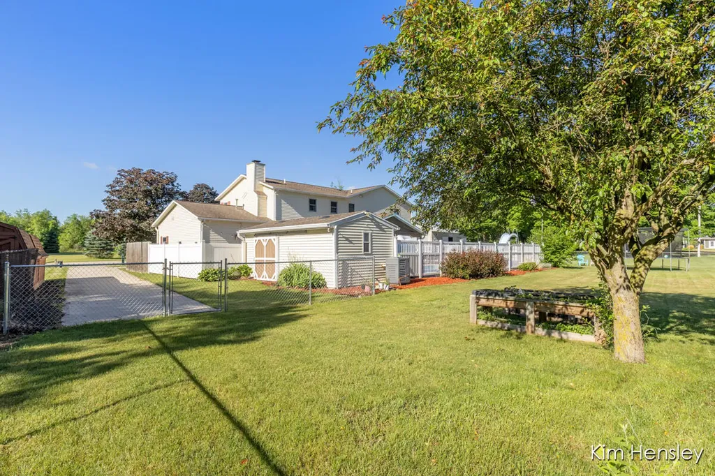 1594 Louva Court Belding City MI 48809
