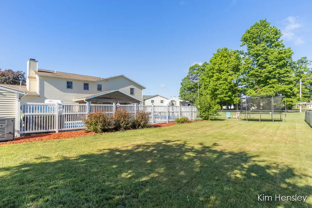 1594 Louva Court Belding City MI 48809