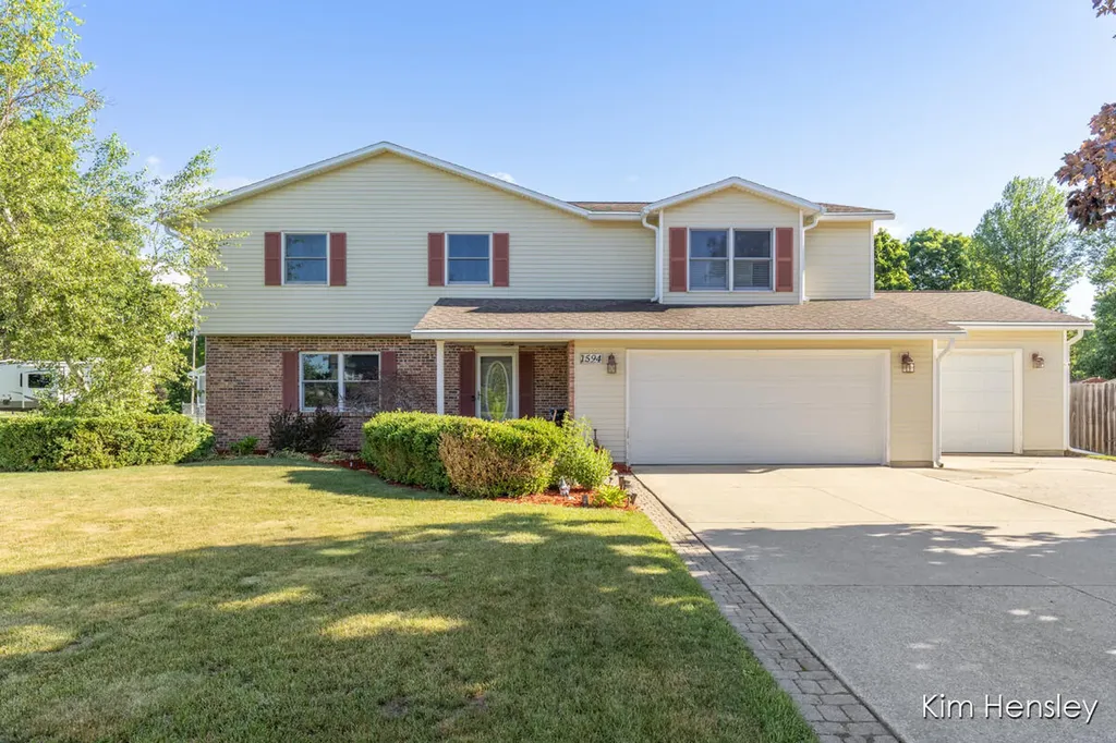 1594 Louva Court Belding City MI 48809