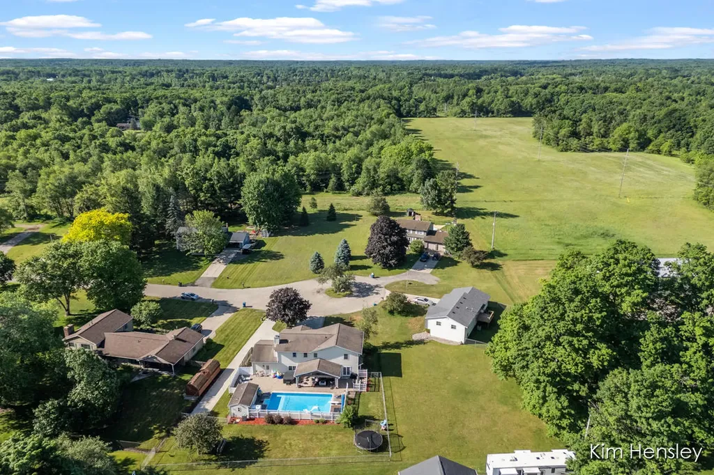 1594 Louva Court Belding City MI 48809