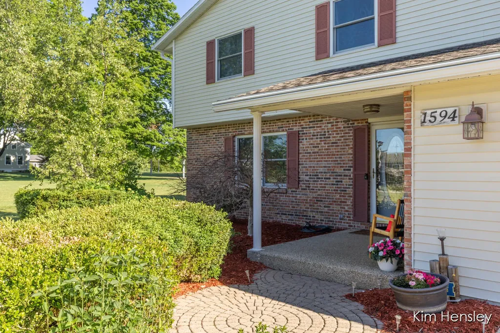 1594 Louva Court Belding City MI 48809