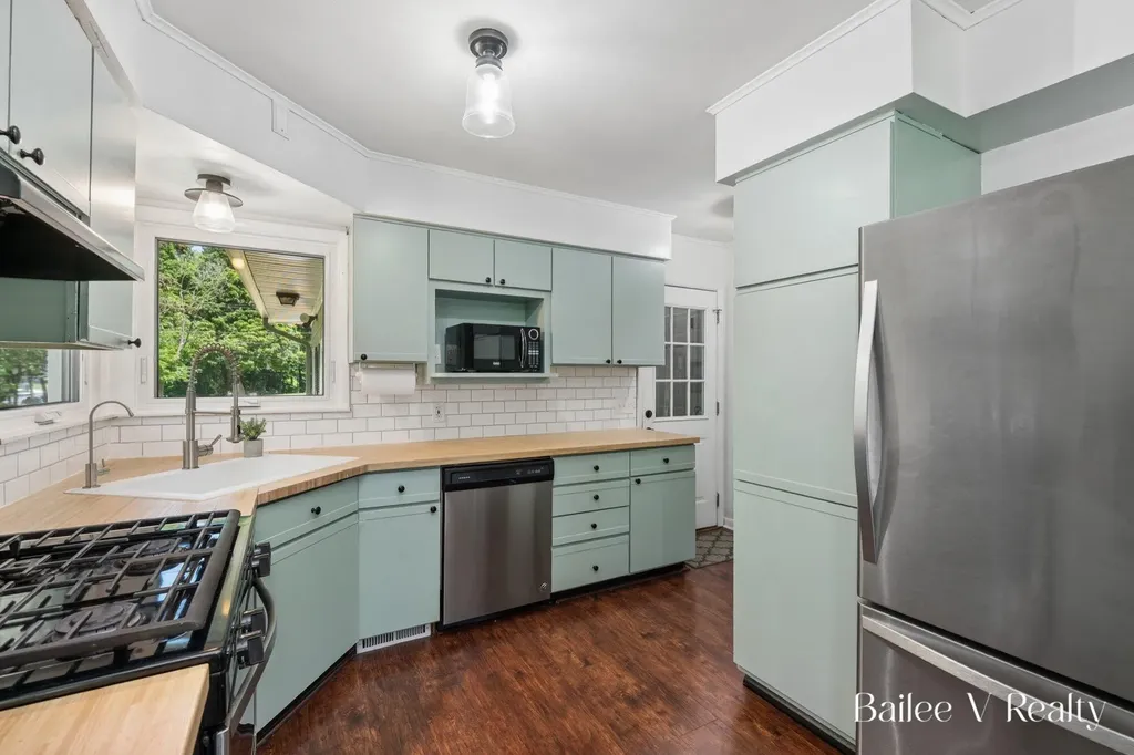 4116 Poinsettia Avenue SE Grand Rapids City MI 49508