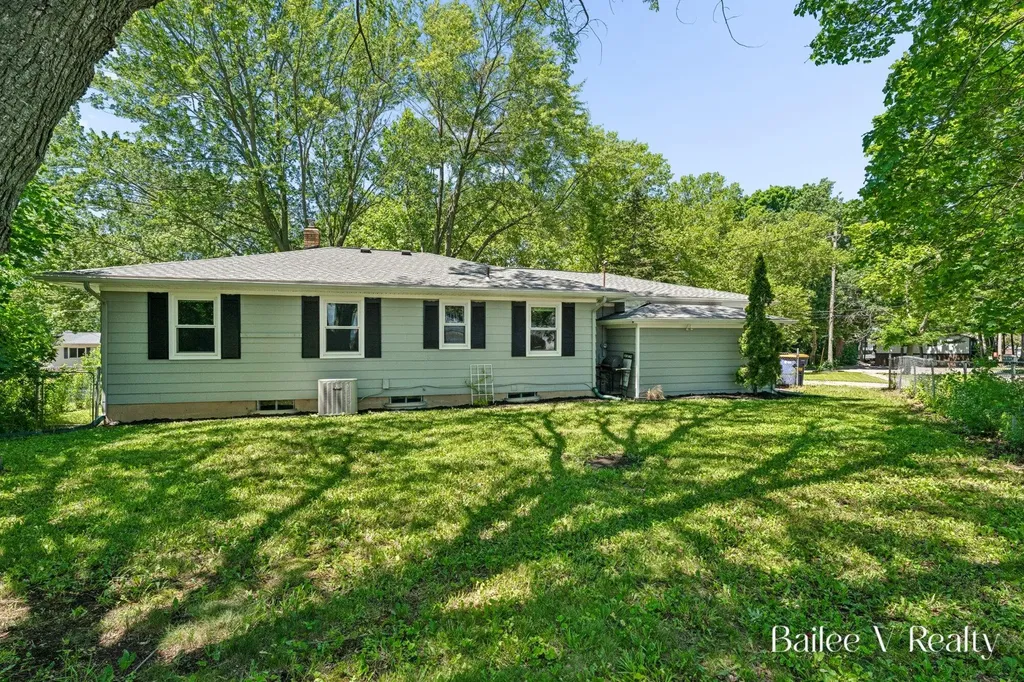 4116 Poinsettia Avenue SE Grand Rapids City MI 49508