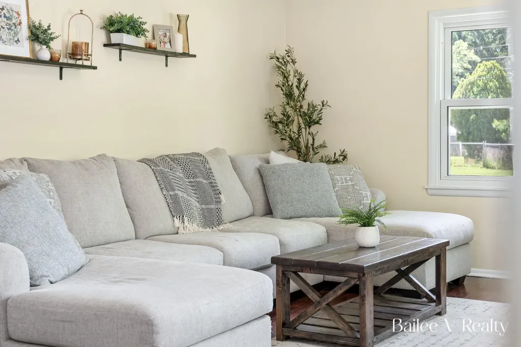 4116 Poinsettia Avenue SE Grand Rapids City MI 49508