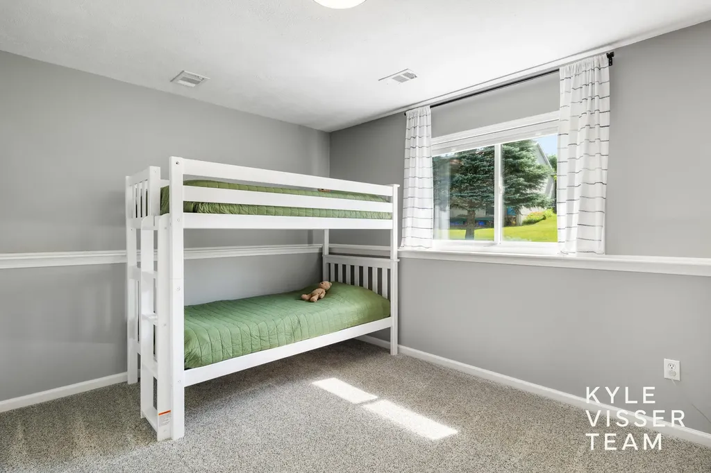 1642 Simmons Avenue NE Grand Rapids City MI 49505