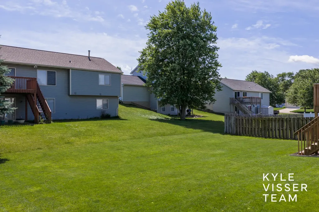 1642 Simmons Avenue NE Grand Rapids City MI 49505