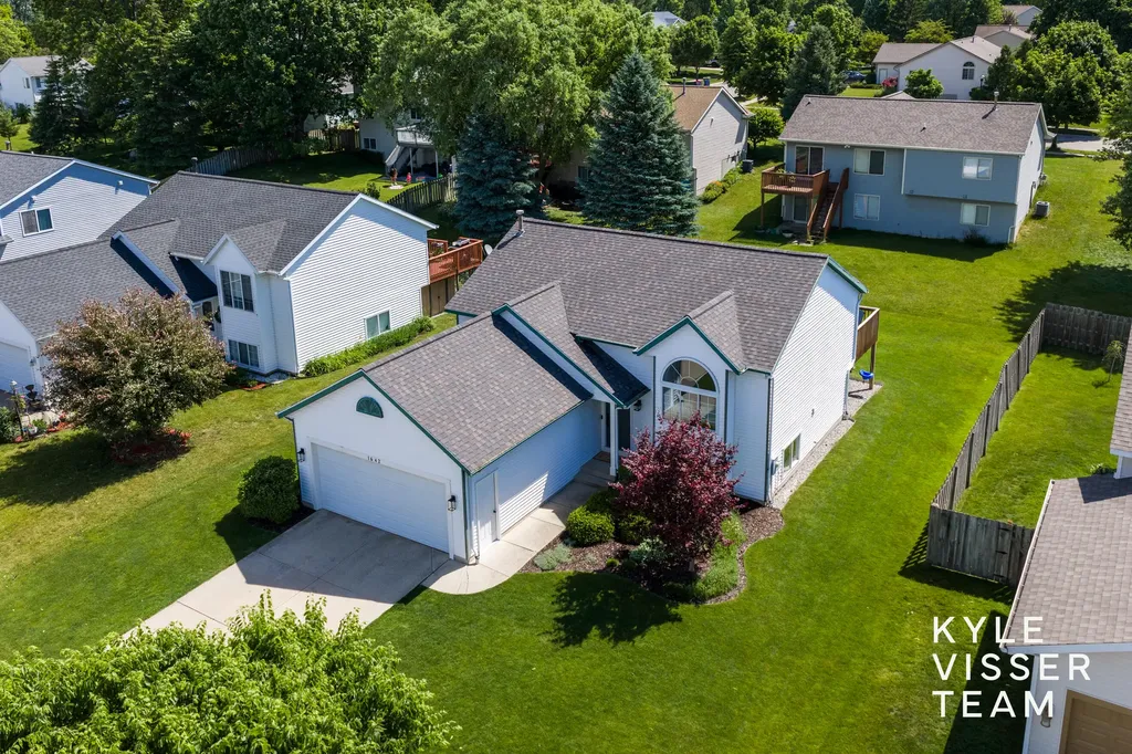 1642 Simmons Avenue NE Grand Rapids City MI 49505