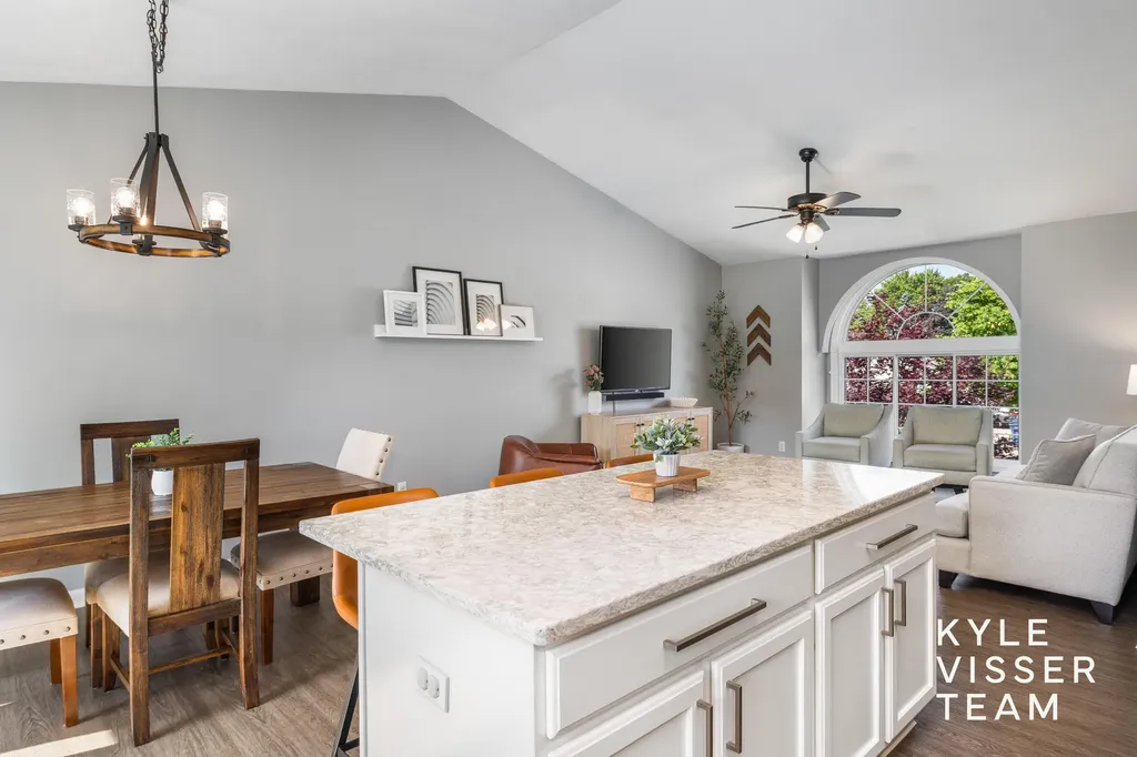 1642 Simmons Avenue NE Grand Rapids City MI 49505