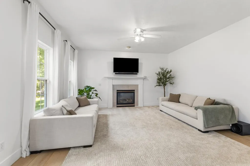 3531 Breton Valley Drive SE Kentwood City MI 49512