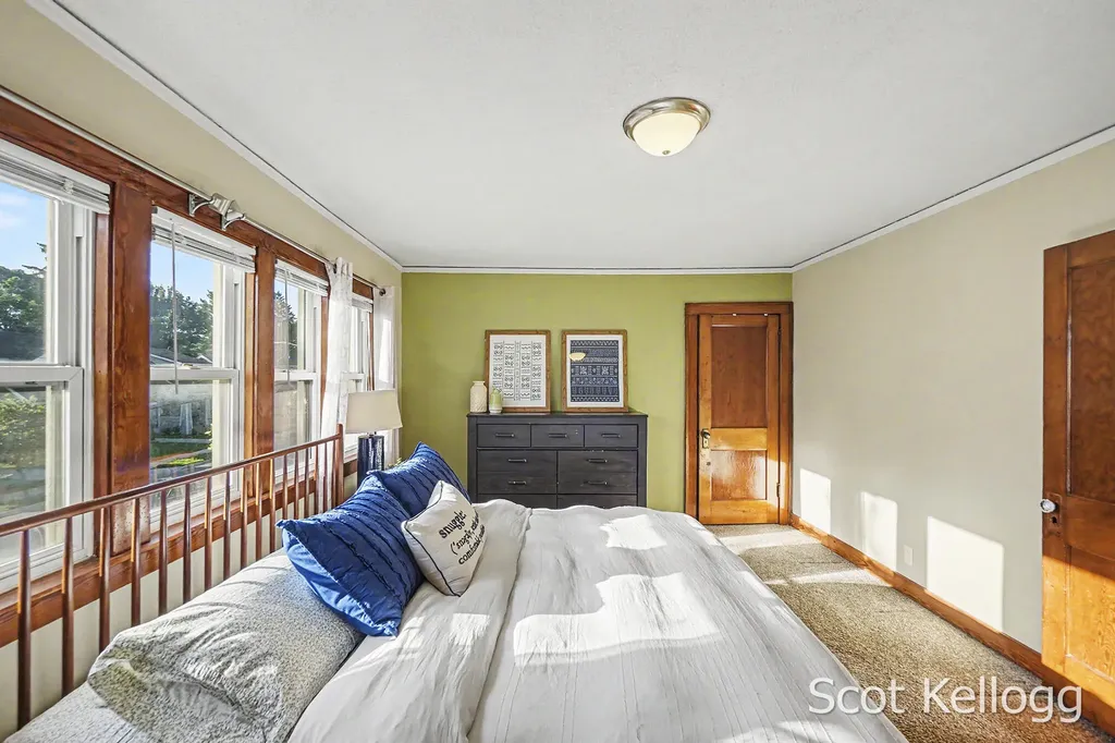 1821 Collins Avenue SE Grand Rapids City MI 49507