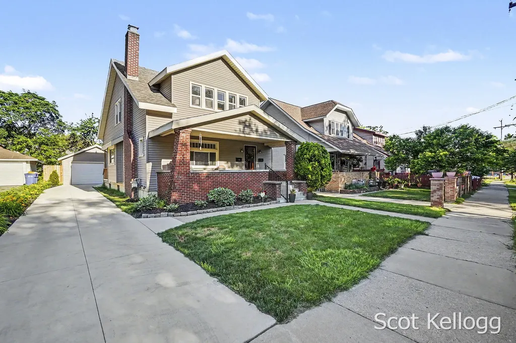 1821 Collins Avenue SE Grand Rapids City MI 49507