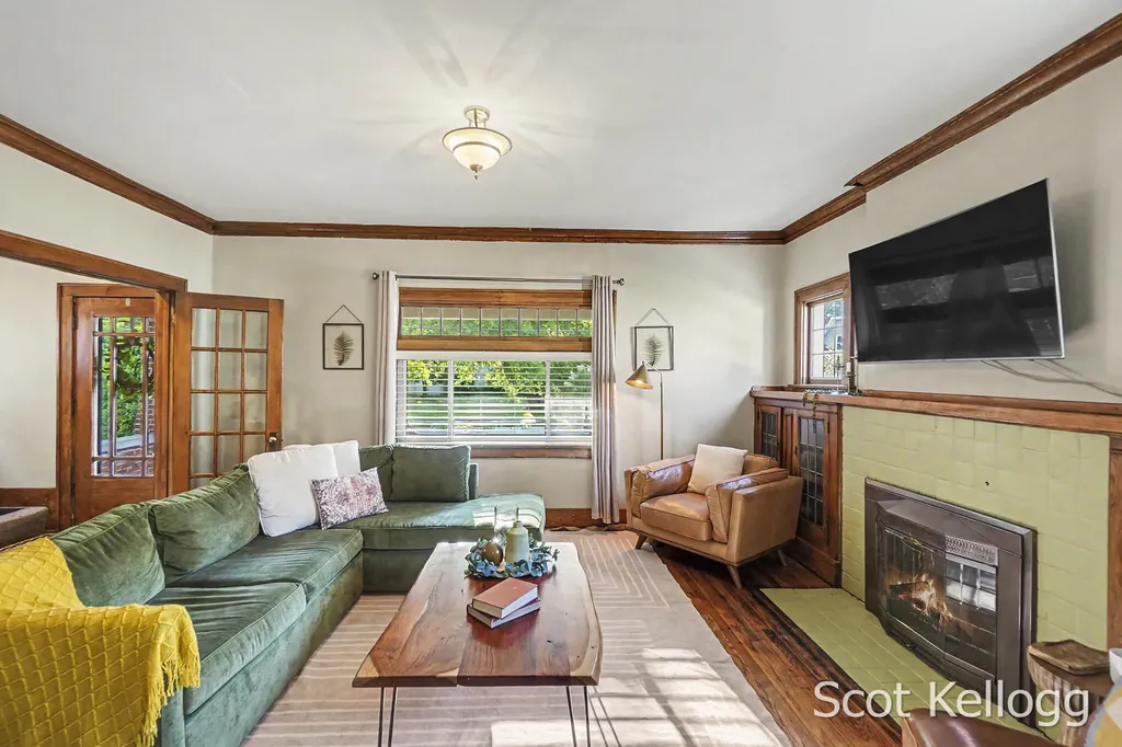 1821 Collins Avenue SE Grand Rapids City MI 49507