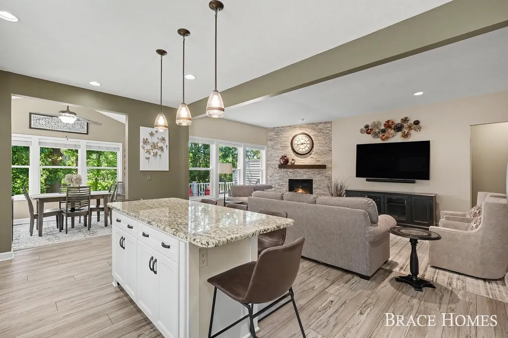 2902 Woodridge Circle NE Grand Rapids Charter Township MI 49525