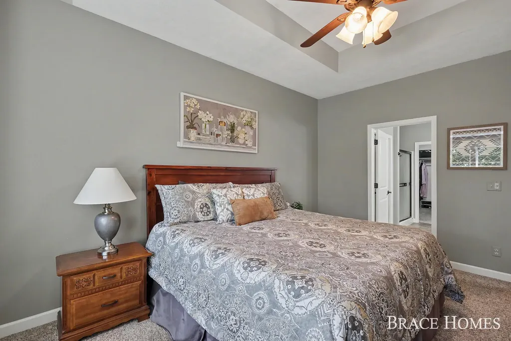 2902 Woodridge Circle NE Grand Rapids Charter Township MI 49525
