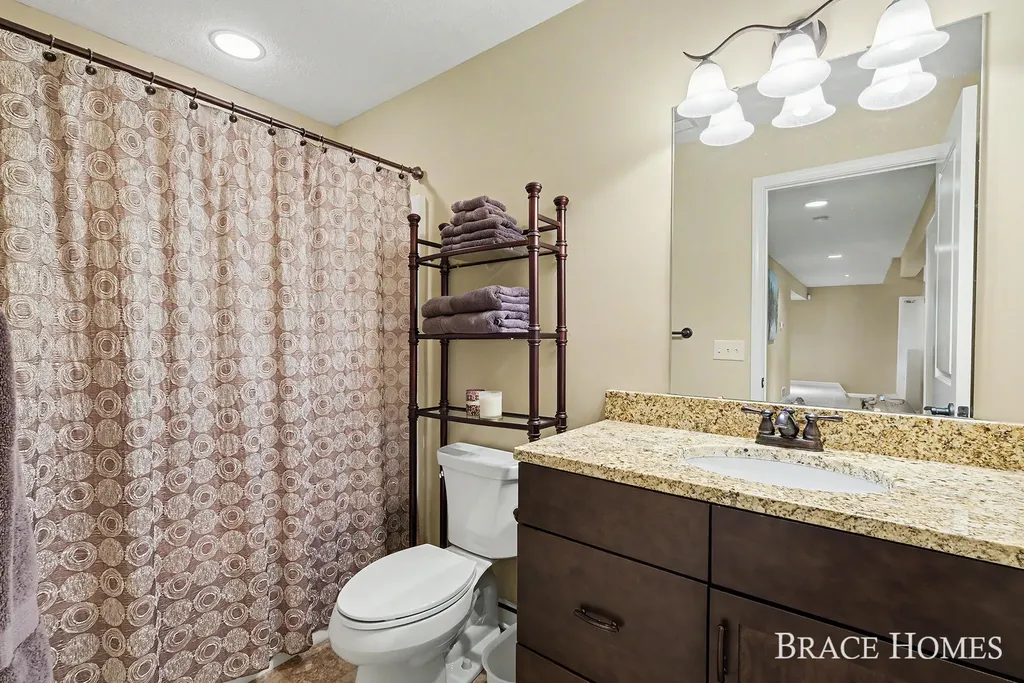 2902 Woodridge Circle NE Grand Rapids Charter Township MI 49525