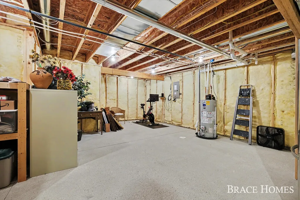2902 Woodridge Circle NE Grand Rapids Charter Township MI 49525