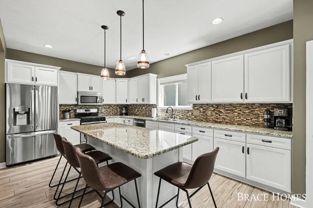 2902 Woodridge Circle NE Grand Rapids Charter Township MI 49525