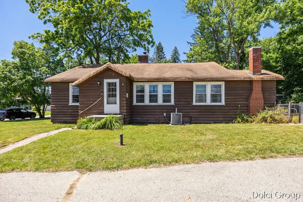 1023 Cogswell Street NW Walker City MI 49544