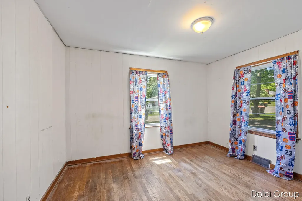 1023 Cogswell Street NW Walker City MI 49544