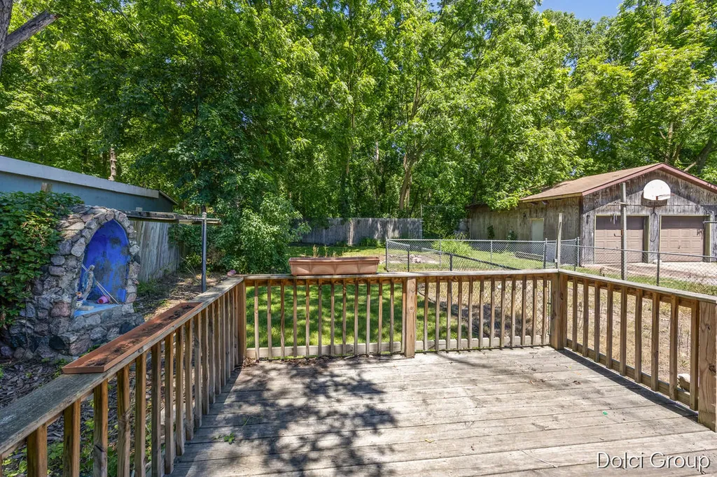 1023 Cogswell Street NW Walker City MI 49544
