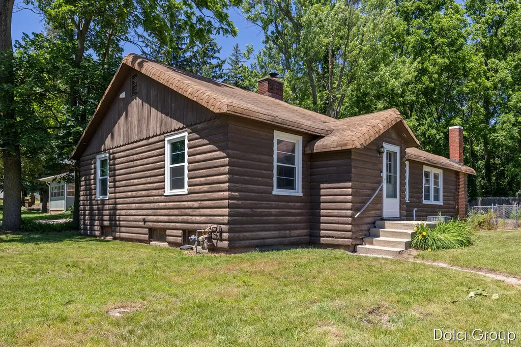 1023 Cogswell Street NW Walker City MI 49544