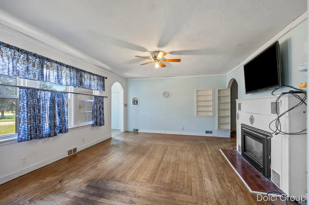 1023 Cogswell Street NW Walker City MI 49544