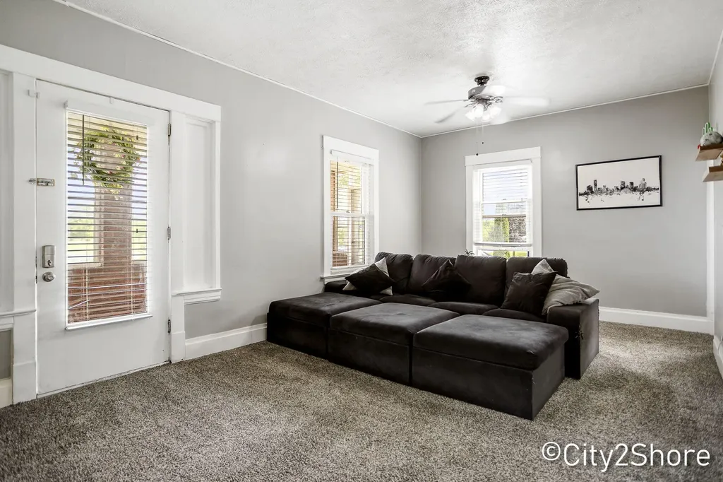 2235 Roys Avenue SW Wyoming City MI 49519