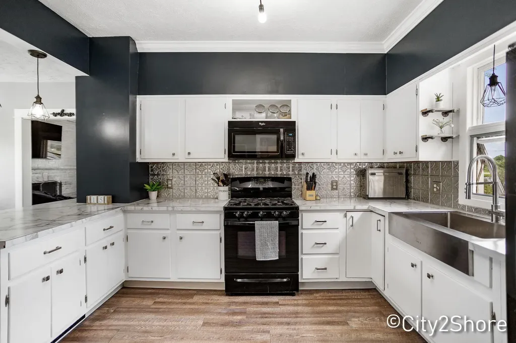 2235 Roys Avenue SW Wyoming City MI 49519