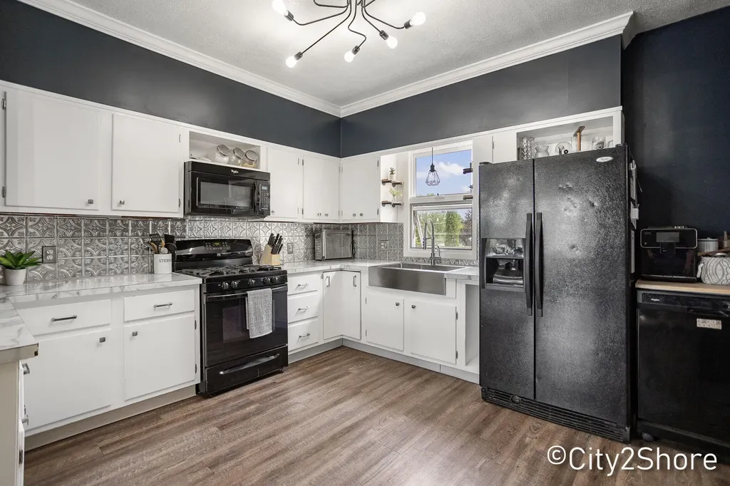 2235 Roys Avenue SW Wyoming City MI 49519