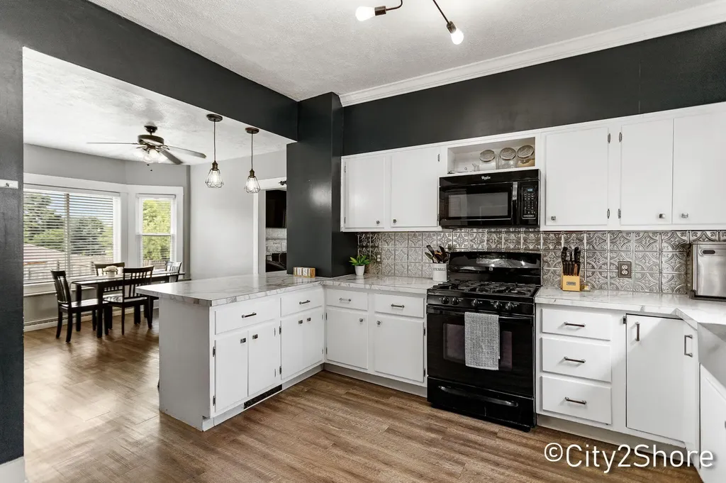 2235 Roys Avenue SW Wyoming City MI 49519
