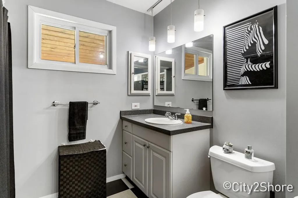 2235 Roys Avenue SW Wyoming City MI 49519
