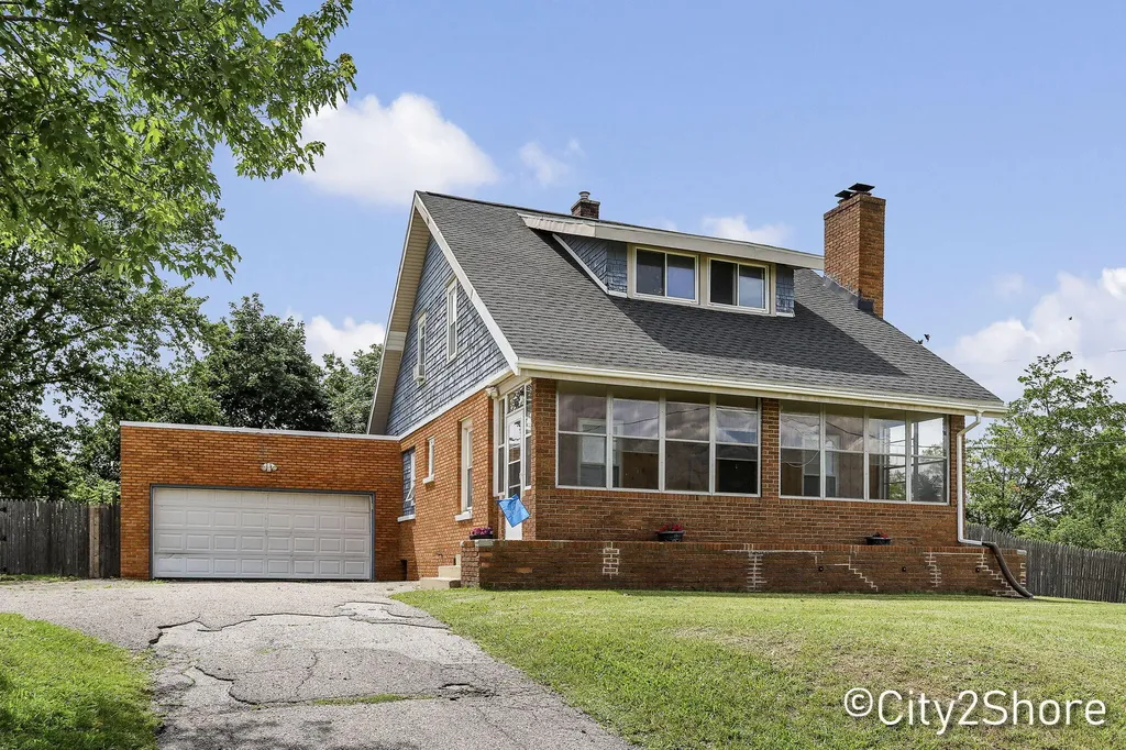 2235 Roys Avenue SW Wyoming City MI 49519