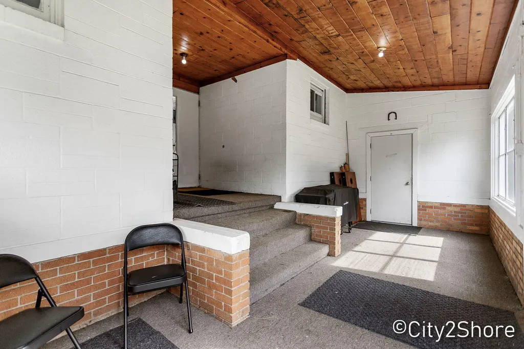 2235 Roys Avenue SW Wyoming City MI 49519