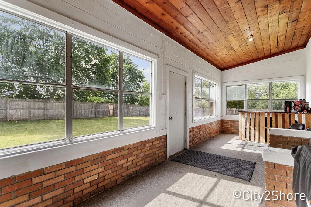 2235 Roys Avenue SW Wyoming City MI 49519
