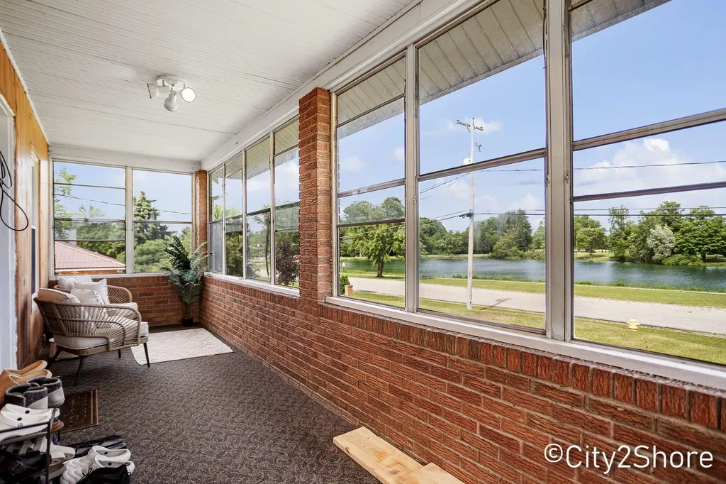 2235 Roys Avenue SW Wyoming City MI 49519
