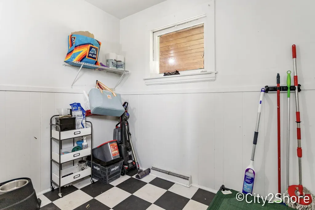 2235 Roys Avenue SW Wyoming City MI 49519