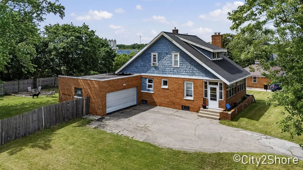 2235 Roys Avenue SW Wyoming City MI 49519