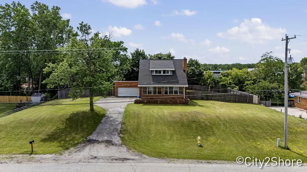 2235 Roys Avenue SW Wyoming City MI 49519
