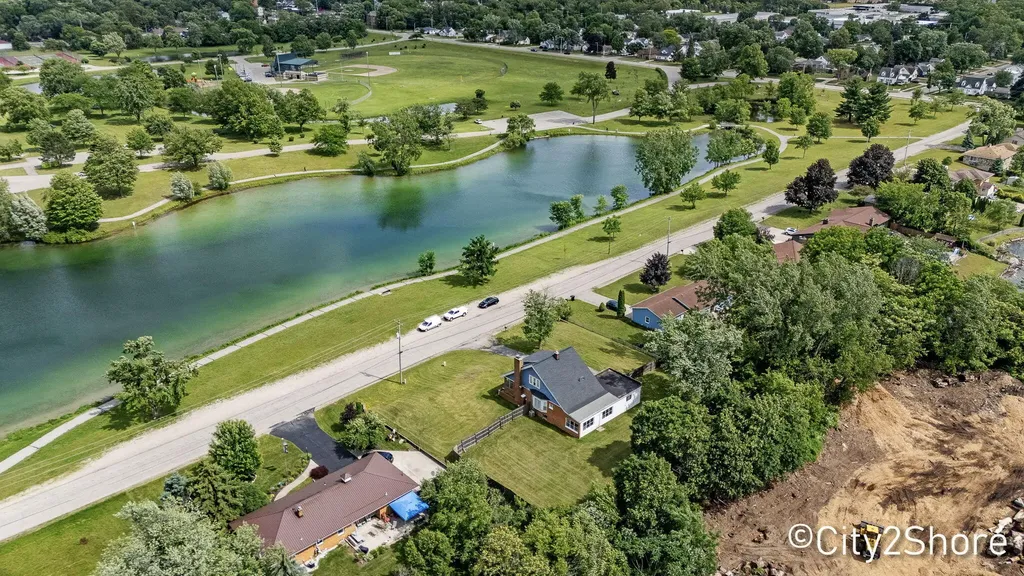 2235 Roys Avenue SW Wyoming City MI 49519